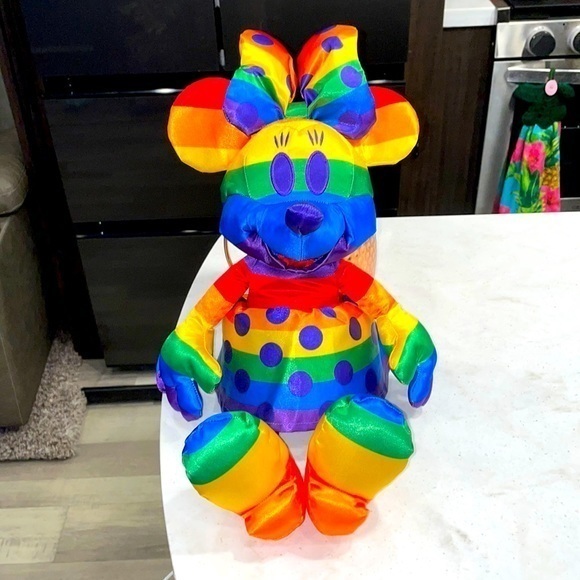 Collectors Edition Pride Minnie Mouse